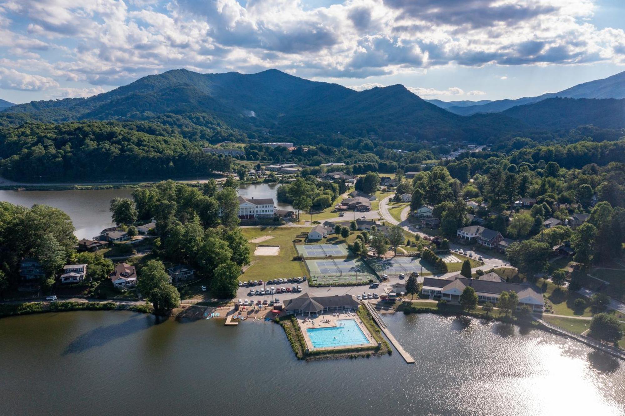 Hood Lower Lake Junaluska Екстер'єр фото
