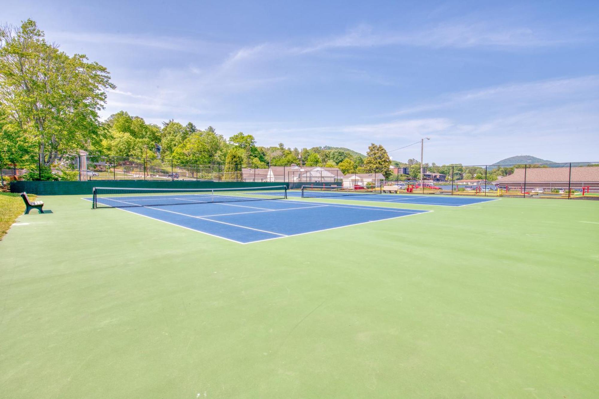 Hood Lower Lake Junaluska Екстер'єр фото